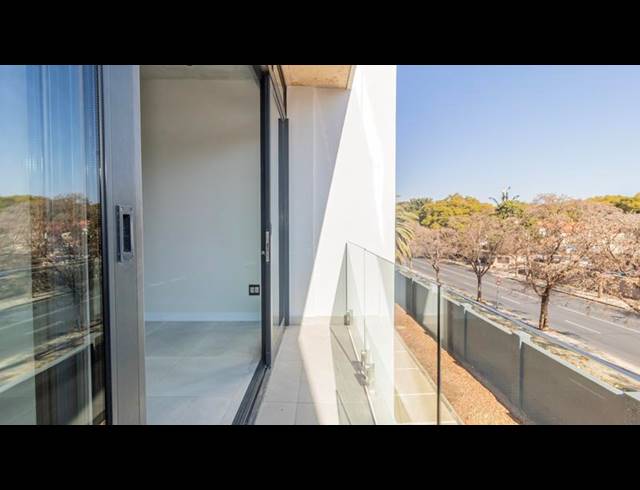 1 BEDROOM APARTMENT FOR SALE IN HOUGHTON ESTATE